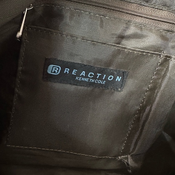 KENNETH COLE Large Moss Green Adjustable Handbag - Picture 8 of 8